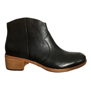 KORK EASE Casper Black Ankle Boots Leather Block Stacked Heels Side Zipper NWOB
